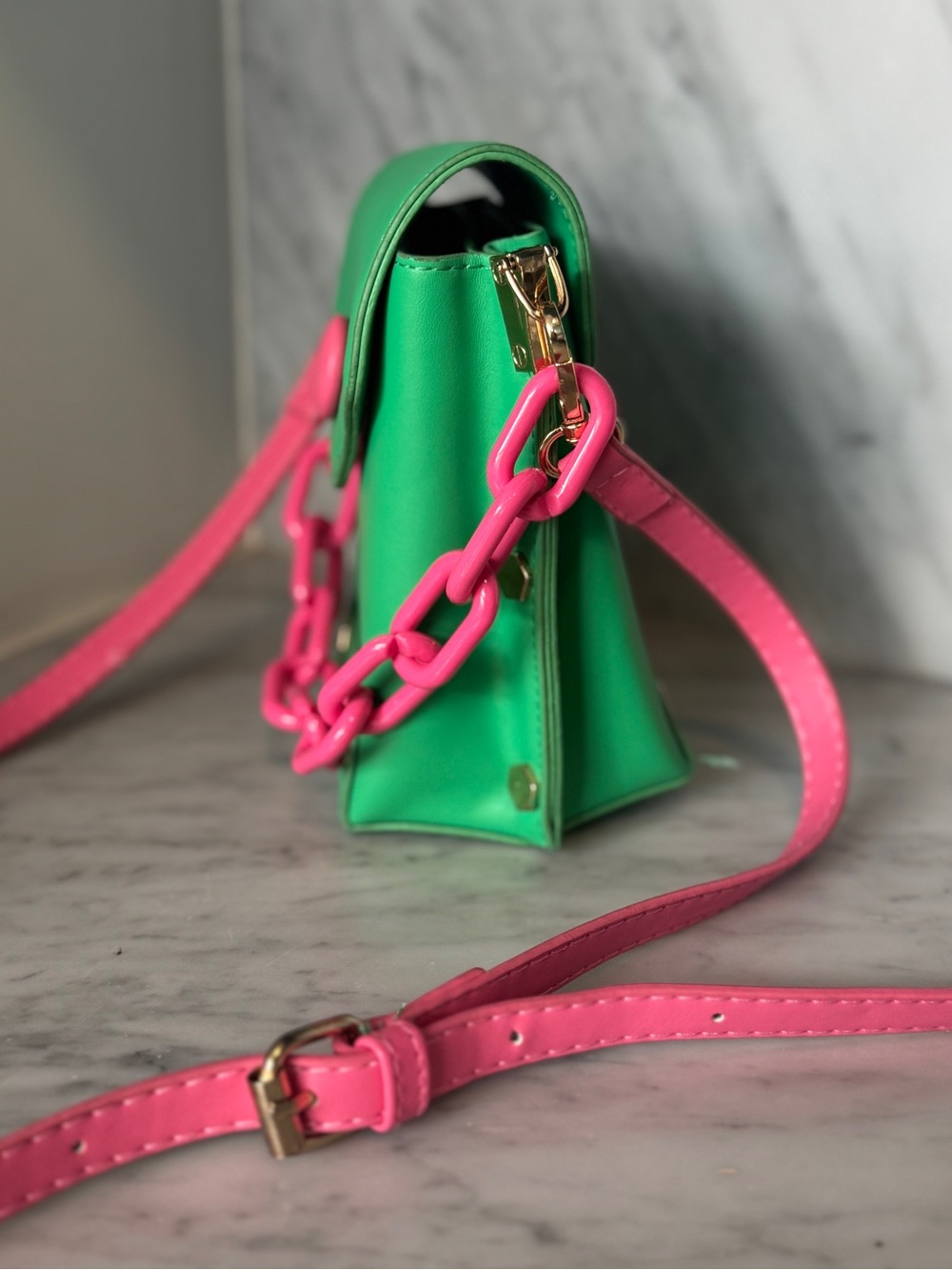 Green Mini Crossbody Camera Bag with Pink Chain and Strap - NWOT - Picture 5 of 12